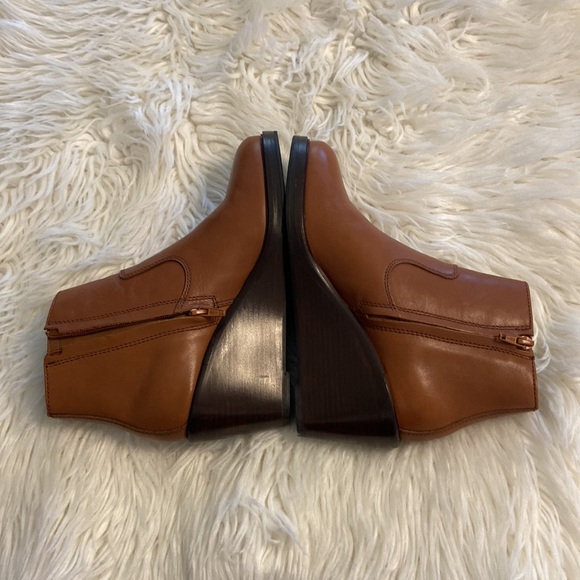 EUC (like new) Clarks Boots 7.5 - Picture 8 of 12